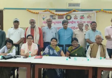 Muzaffarpur में राष्ट्रीय कवि सम्मेलन, कवियों की रचनाओं से सराबोर हुआ सभागार
