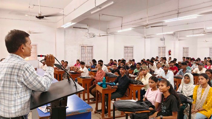 RDS College के इतिहास विभाग में "इतिहास विषय में असाइनमेंट लेखन" पर कार्यशाला आयोजित