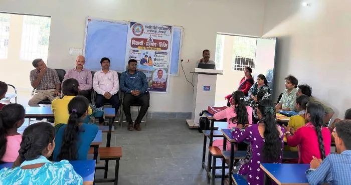 Degree College Runnisaidpur में विद्यार्थियों के लिए डिजिटल पहल, ‘विद्यार्थी सहयोग शिविर’ में पोर्टल की दी गई जानकारी