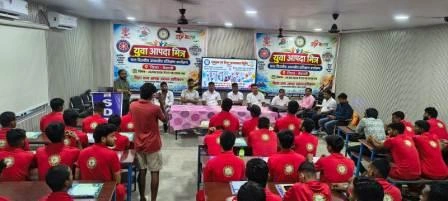Muzaffarpur में रक्तदान व कैंसर जागरूकता अभियान, युवा आपदा मित्रों को विशेषज्ञों ने दिए बचाव के टिप्स