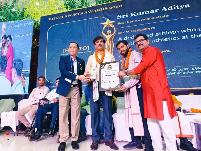 title Bihar Sports Awards Bihar Sports Awards 2026 बेहतरीन खेल प्रशासन में योगदान के लिए कुमार आदित्य को खान सर ने सम्मानित किया।