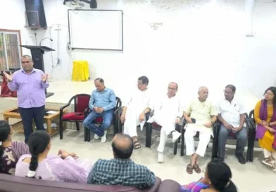 Muzaffarpur में शिक्षक संवाद: वेतन, पेंशन और सेवा सुरक्षा के मुद्दों पर प्रो. संजय कुमार सिंह ने दिया भरोसा