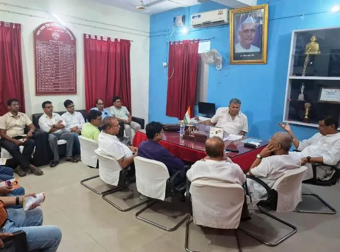 title Muzaffarpur Muzaffarpur में शिक्षक संवाद, प्रो. संजय कुमार सिंह ने शिक्षकों की समस्याओं को सदन तक पहुंचाने का दिया भरोसा