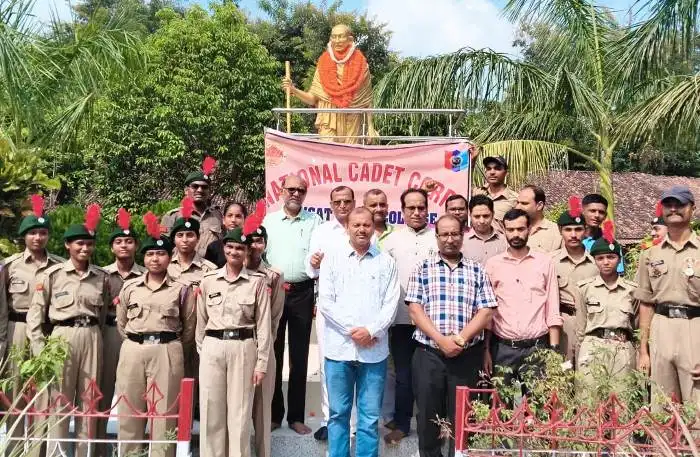 LS College में राष्ट्रपिता महात्मा गांधी एवं पूर्व प्रधानमंत्री लाल बहादुर शास्त्री की जयंती