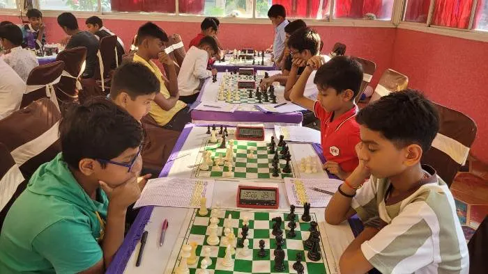 Bihar Jr Fide Rating Chess : मधुबनी के अनुभव मिश्रा और पटना की अदिबा उल्लाह शीर्ष पर, नव्या गोयन ने किया उलटफेर
