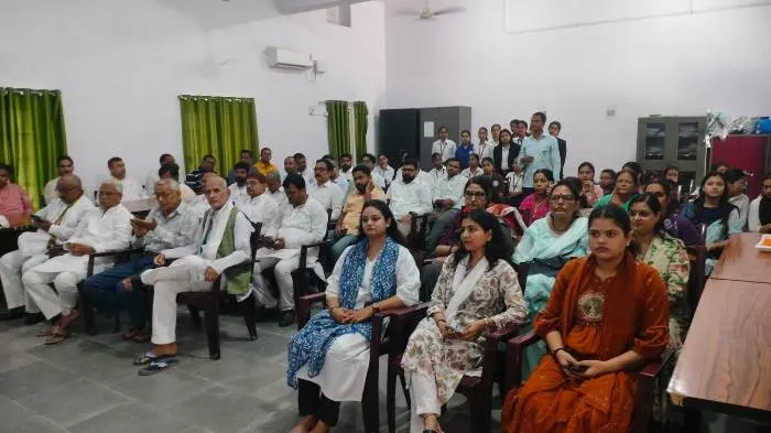 SKJ Law College में गांधी-शास्त्री और एल.पी. शाही की जयंती पर संगोष्ठी