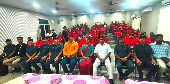 Muzaffarpur: तिरहुत कॉलेज में वैशाली की छात्राओं के युवा आपदा मित्र प्रशिक्षण सत्र का शुभारंभ